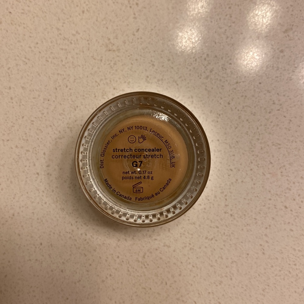 G7 Glossier Stretch Concealer